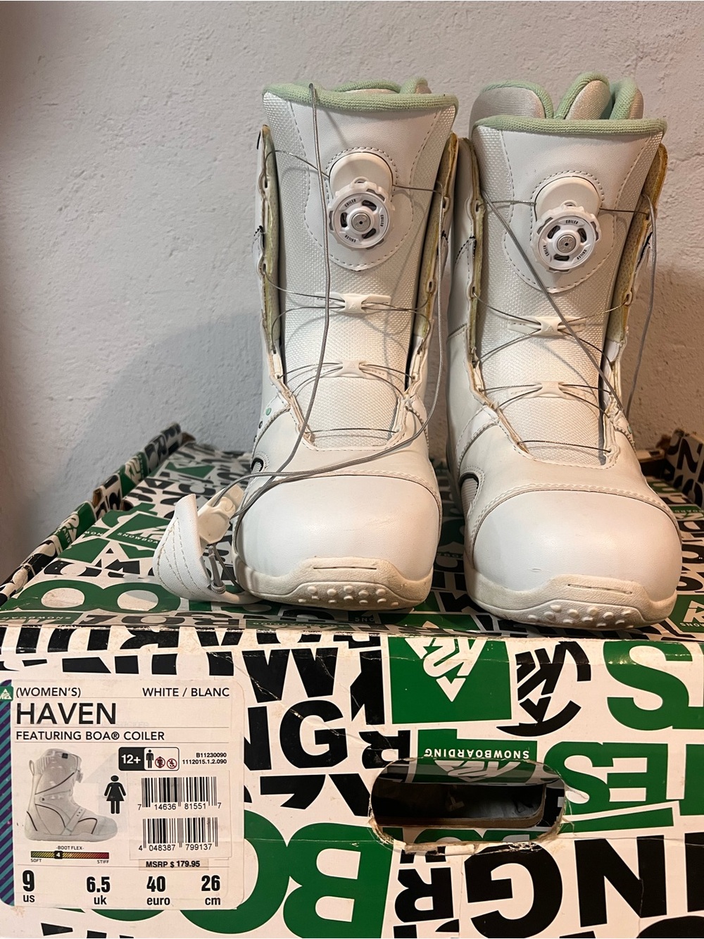 K2 Haven Women’s White Snowboard Boots with BOA Closure